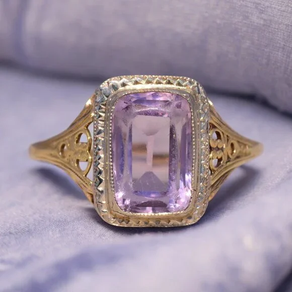 Amethyst Ring in Yellow Gold